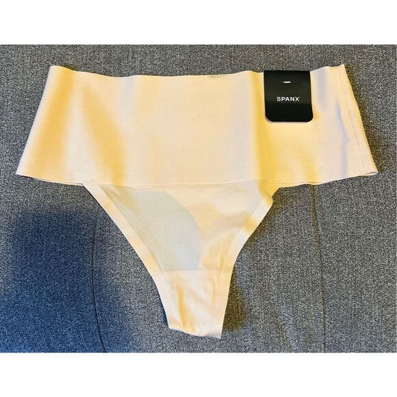 Spanx Thong Panties Size Large - Picture 2 of 5